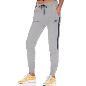 Nike Women’s Tech Fleece Pants